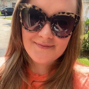 Meet your Posher, Hillary